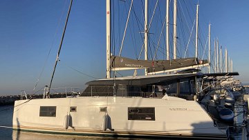 A2M by YES, Port Camargue / Grau-du-roi : NAUTITECH 46 OPEN