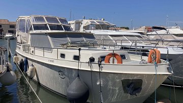 A2M by YES, Port Camargue / Grau-du-roi : 1160 SPORTCRUISER