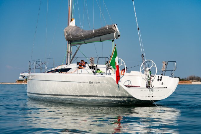 ITALIA YACHT 9.98